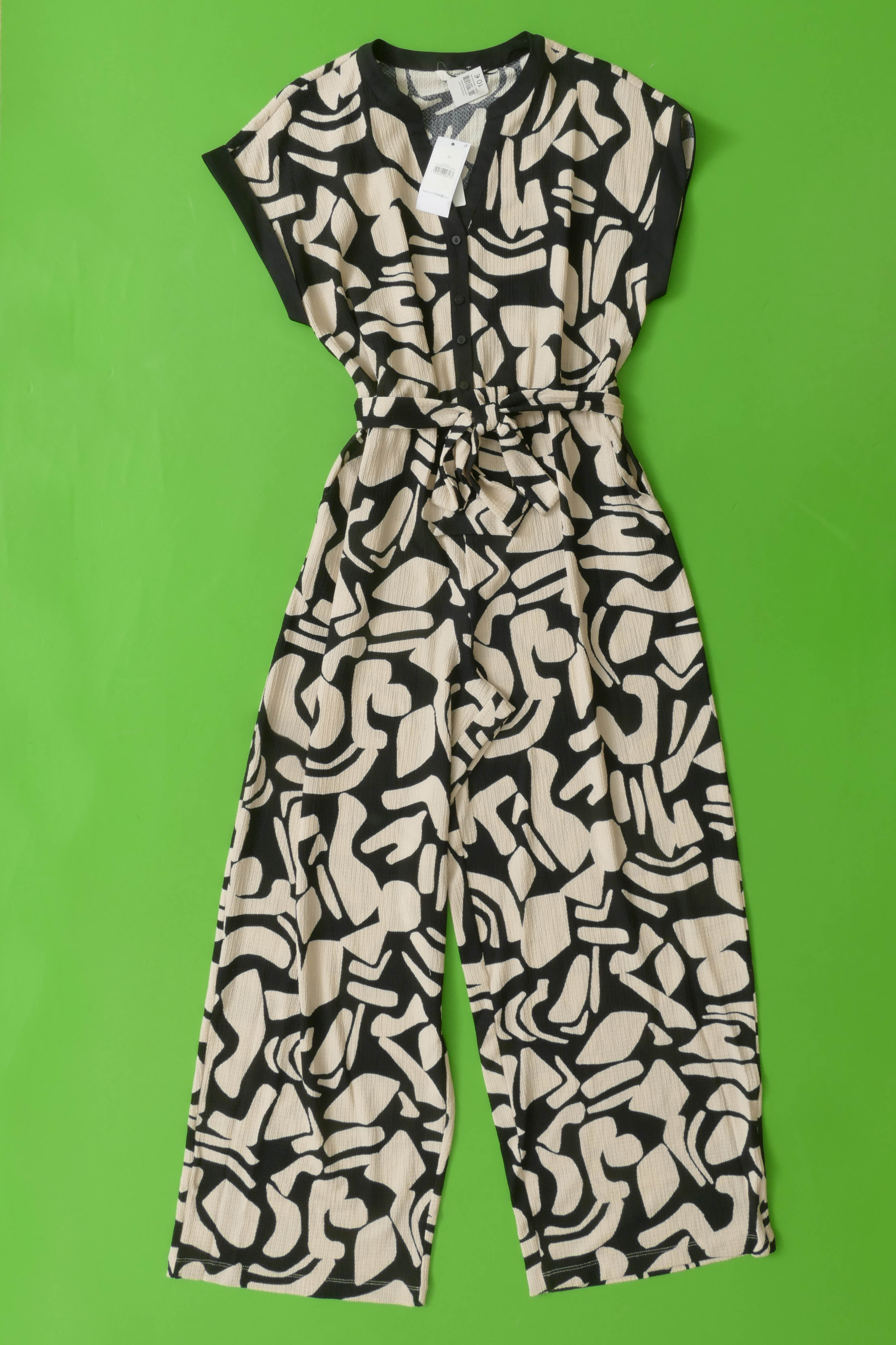 P&uuml;kskost&uuml;&uuml;m EU 44 - George.