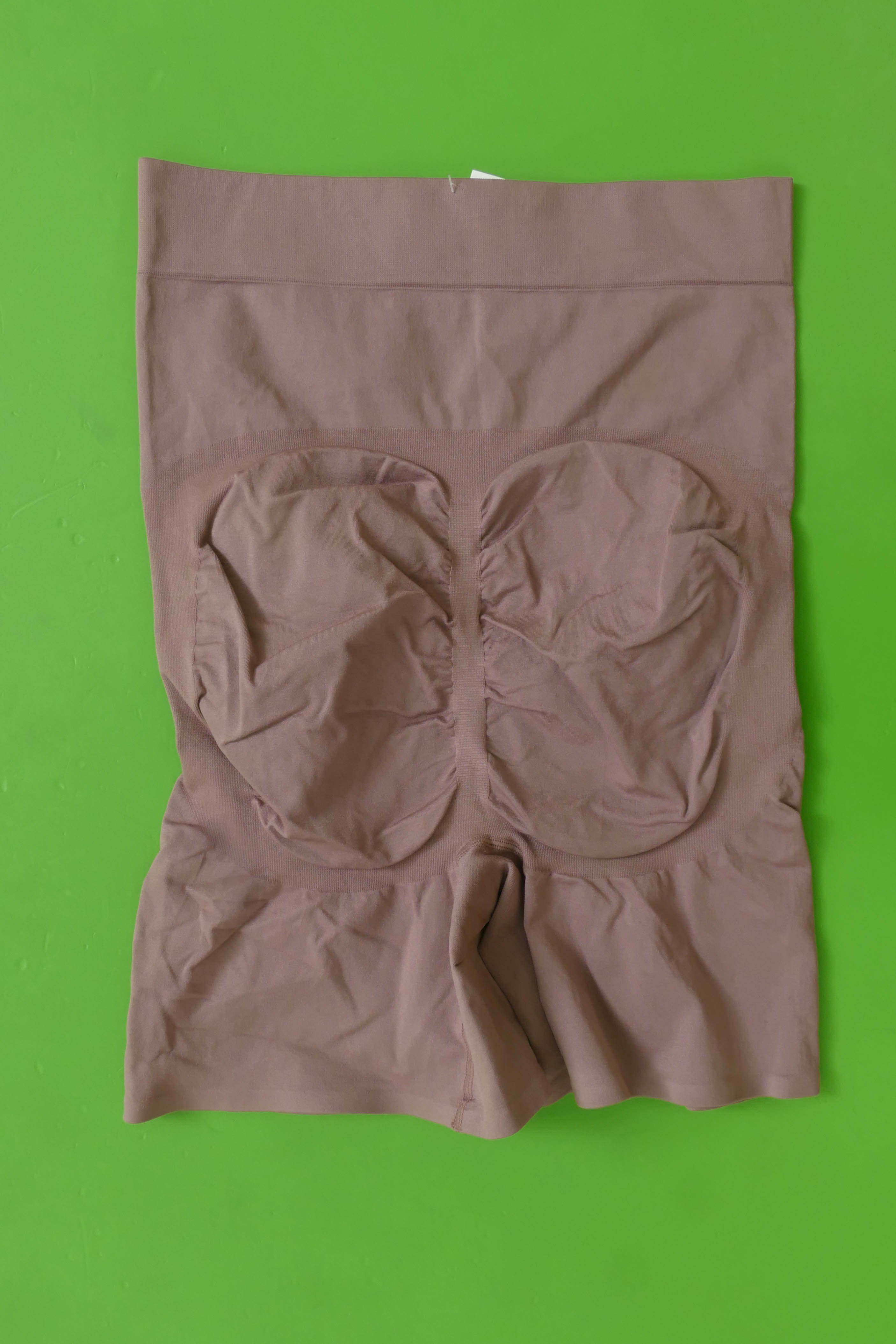 L&uuml;hikesed p&uuml;ksid EU 42-44 - Primark