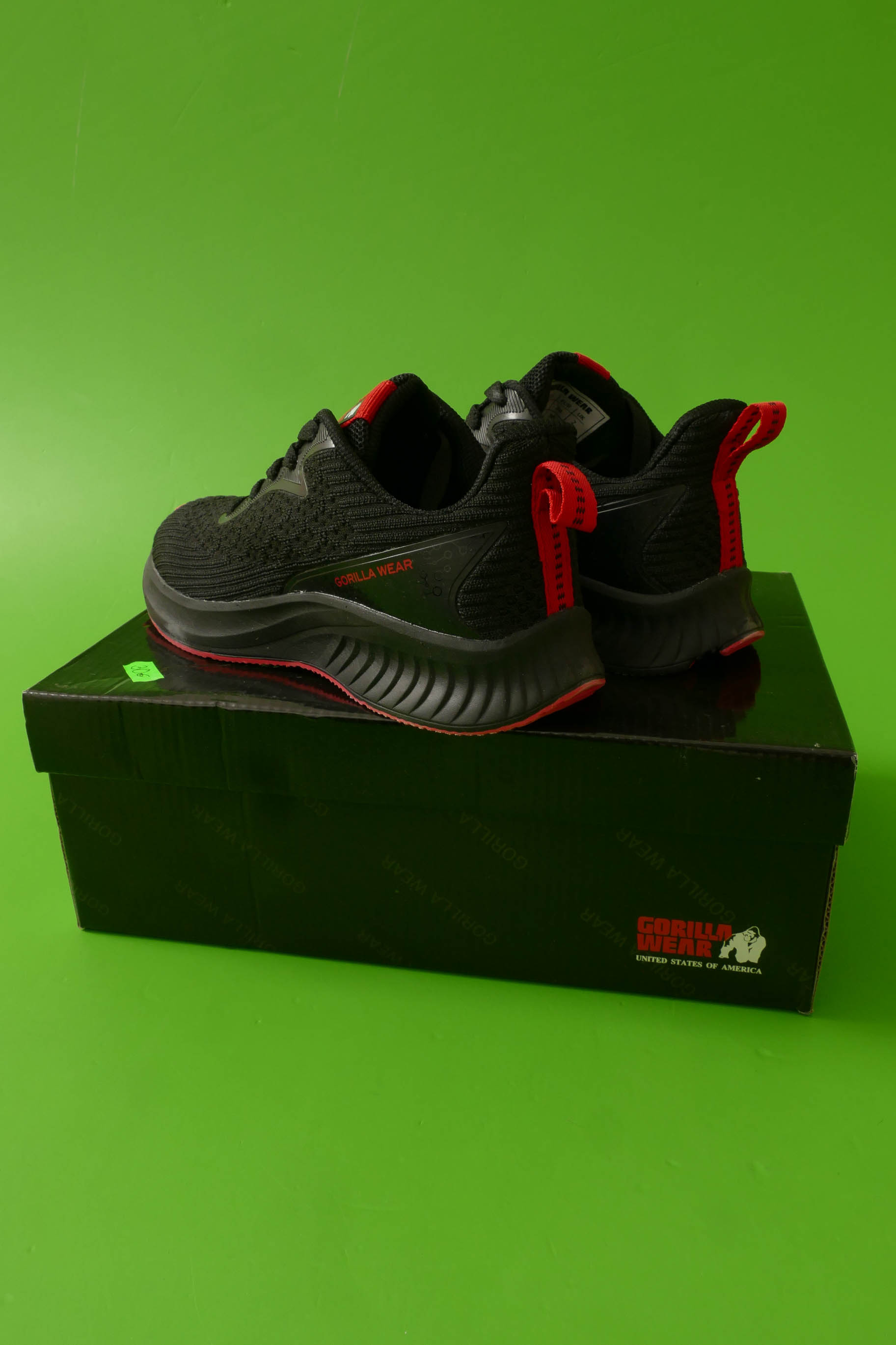 UUS! Tossud EU 36 - Gorilla Wear